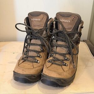 Lowa Tan Hiking Boots